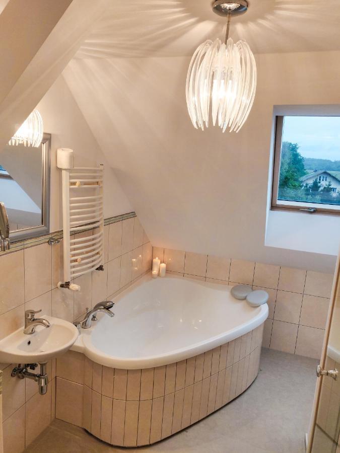 Dom Weselny Pod Kasztanem Hotell
