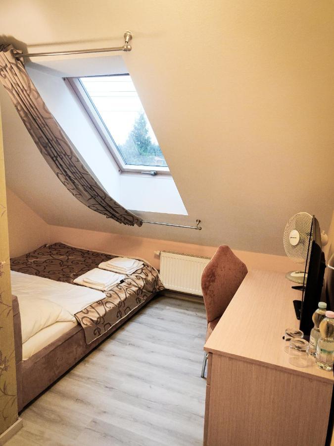 Dom Weselny Pod Kasztanem Hotell Luban (Luban)